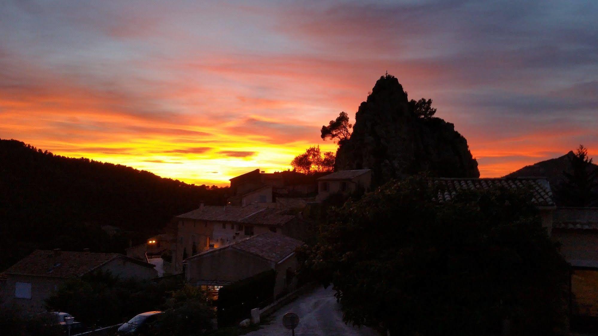 Bed and Breakfast Mas De Carabelle La Roque-Alric Екстер'єр фото